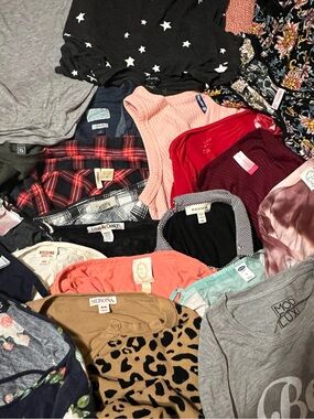 Huge 21pc Shirts Tops Bundle sz Medium